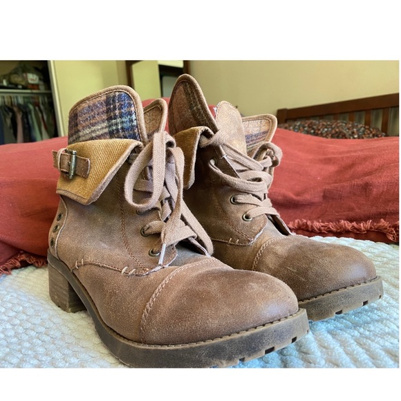 Rock & Candy Brown Heeled Boots - Picture 5 of 6